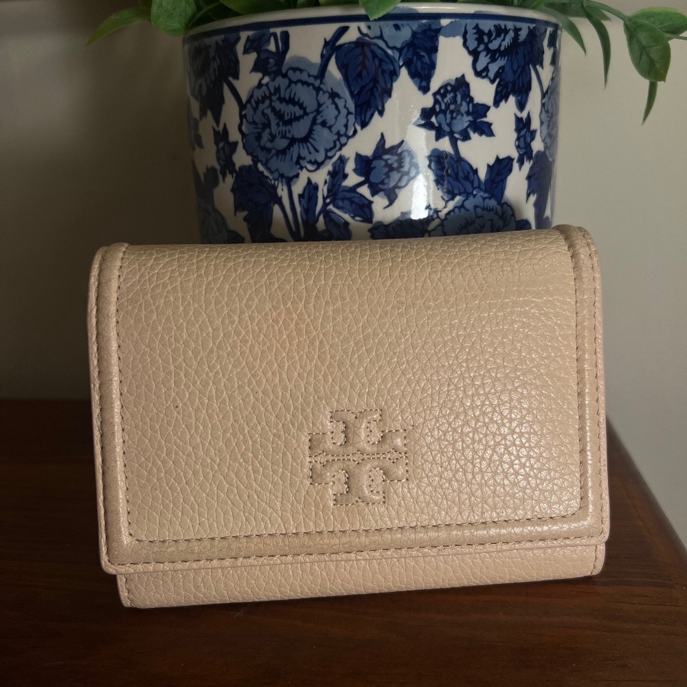 EUC Tory Burch Thea Trifold Wallet